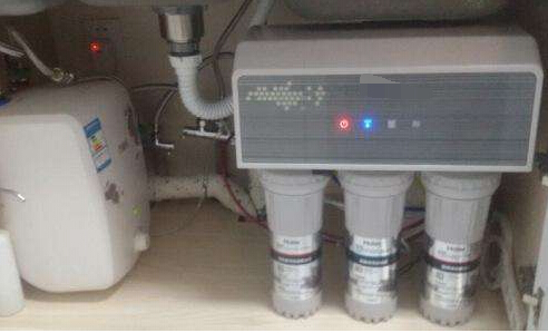 帶壓力罐的家用凈水機(jī)